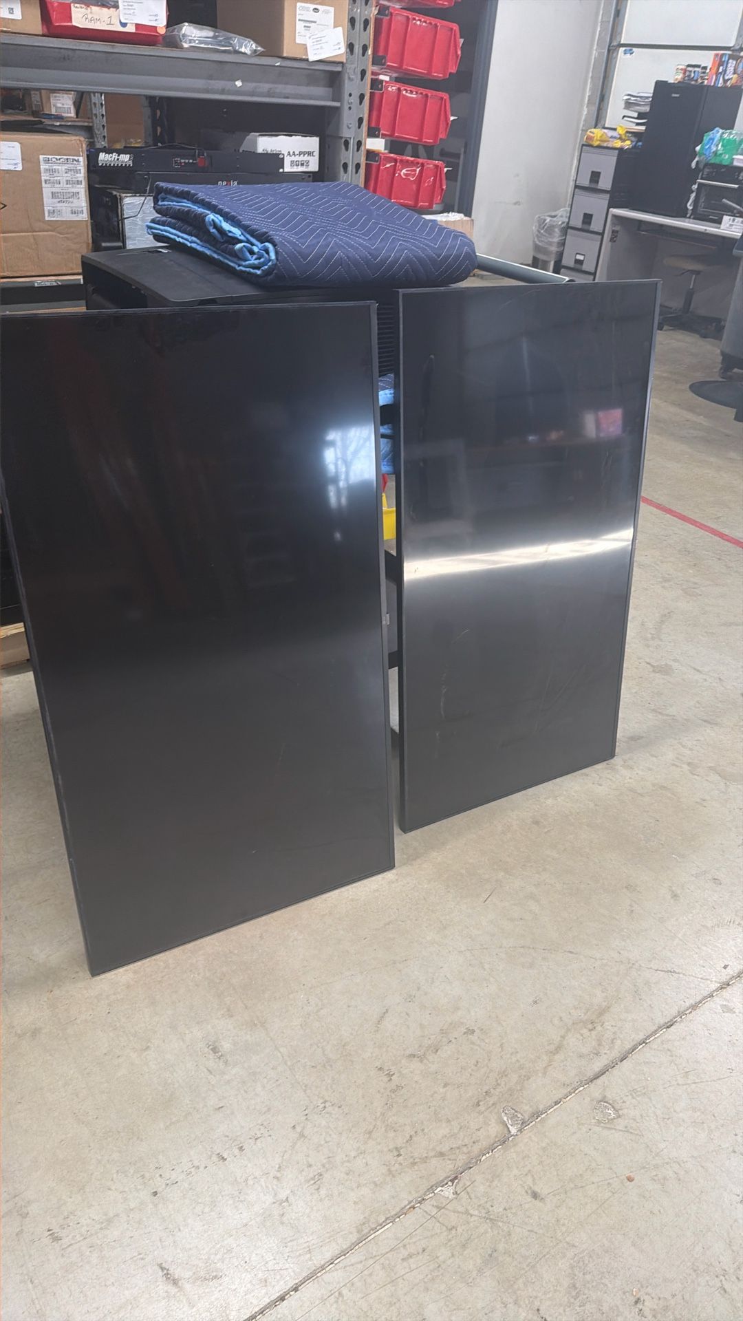 50” LG TV UR340c Series