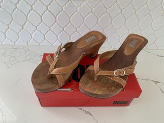 Nomi wood sandals