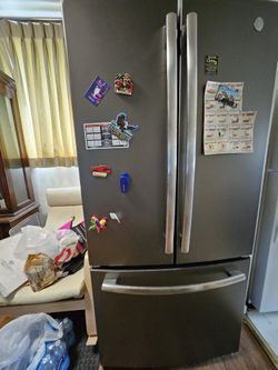 GE Refrigerator  24.7cu