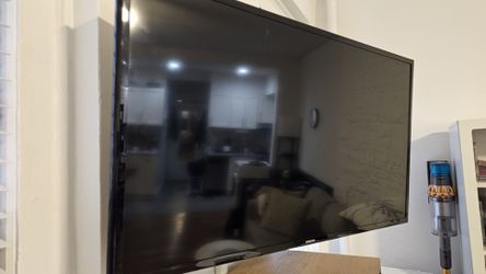 40" Samsung Smart TV - Like New