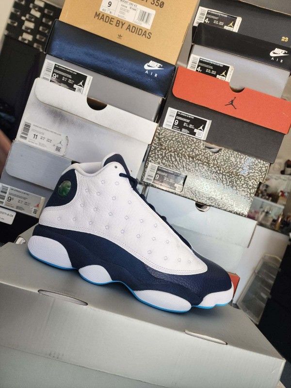 JORDAN 13 MEN SIZE 9..