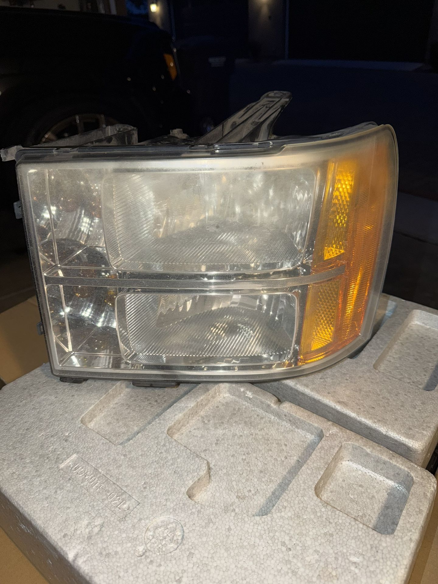 OEM GMC Sierra / Silverado Headlights – Pair (2007–2013) – Original