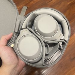 Sony XM4 Wireless Headphones