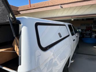 2015 Chevy Silverado 6 1/2 foot bed camper shell