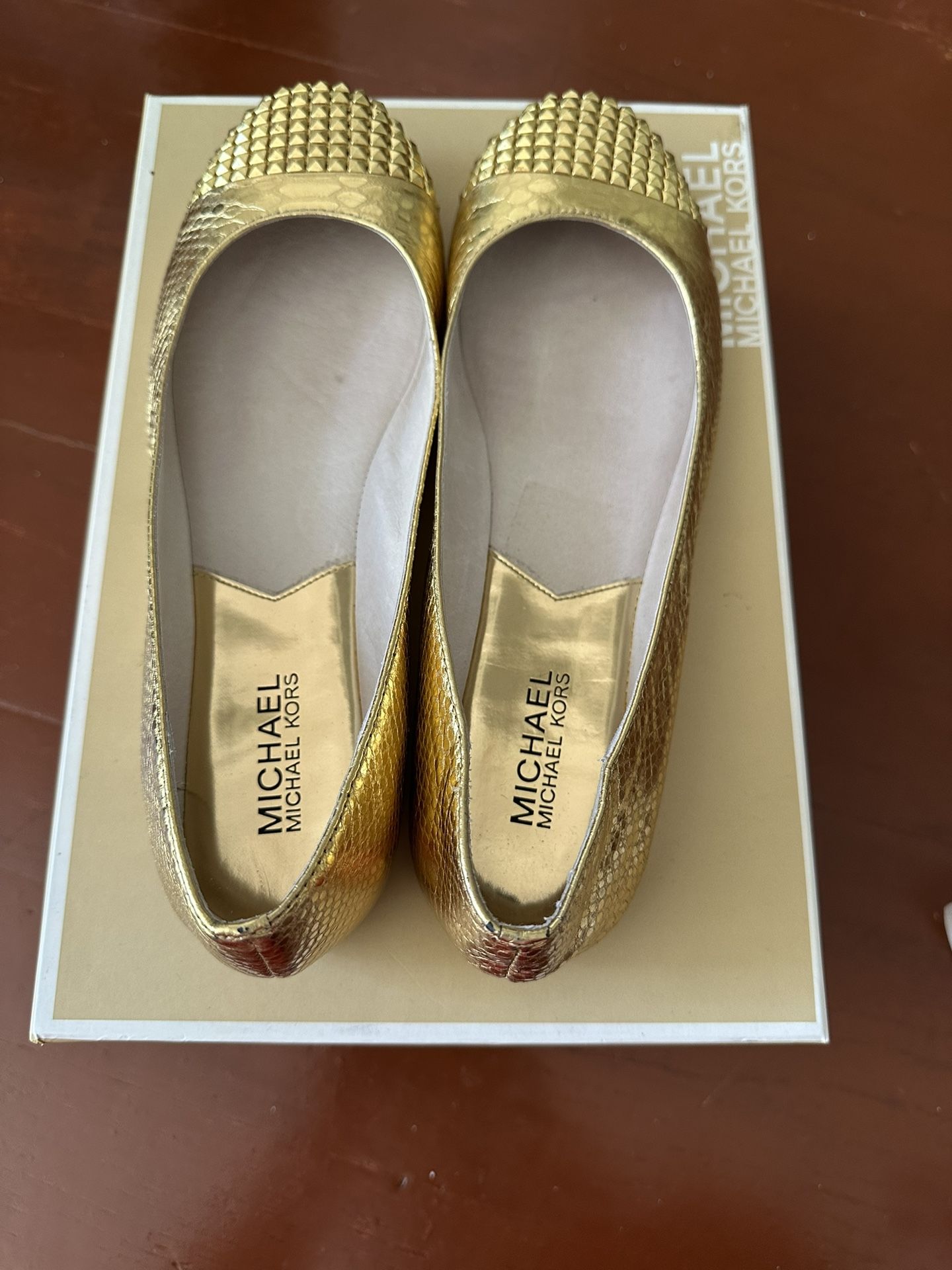 Michael Kors Size 7M