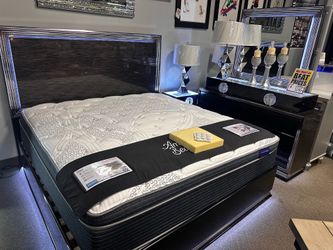 Glamorous bedroom set! $2899 ☎️🖤✨ Easy Financing!