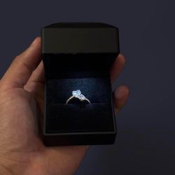 NEW Double heart sparkling ring