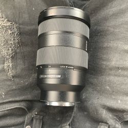 Sony FE 2.8 / 24 - 70 GM Lense