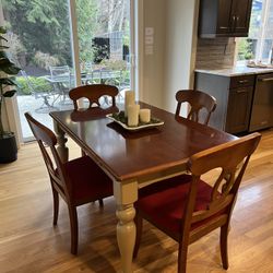 Dining Table with 4 Chairs + Built-in Leaf – Solid Wood