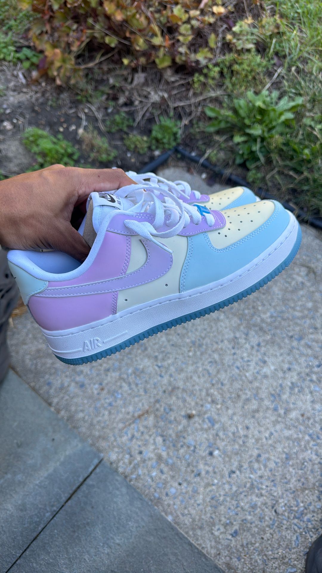 Nike Wmns Air Force 1 '07 LX 'UV Reactive Swoosh'