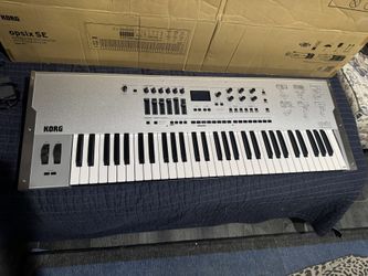 Korg Opsix SE Limited Platinum edition with hardcase