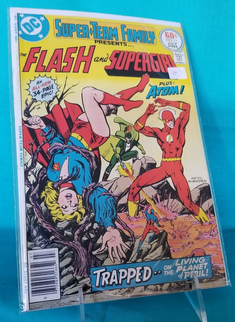 DC Comics Super Team Family presents Flash Supergirl #11