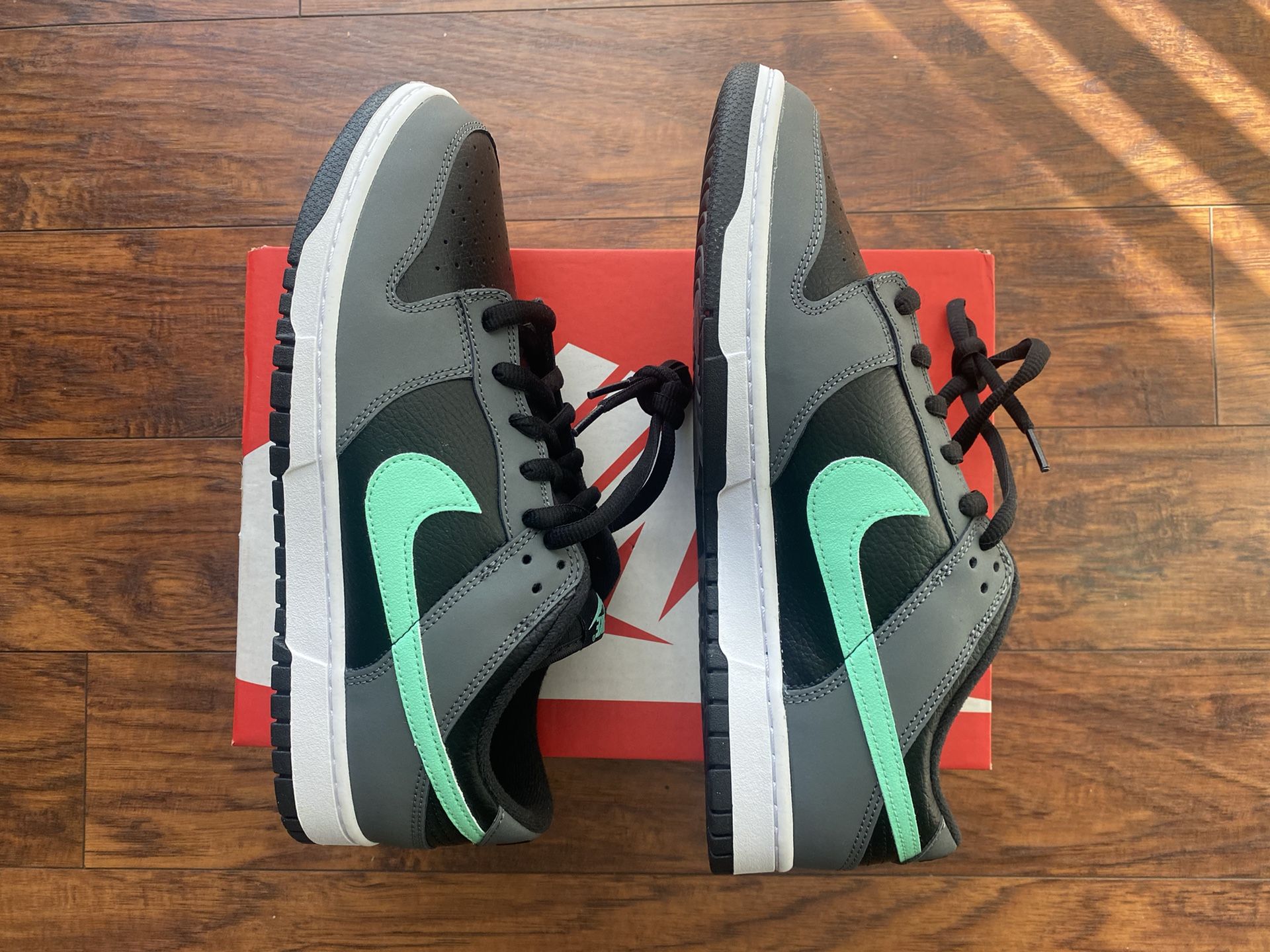 Dunk Low Black Green Glow Mens Nike Dunk Low Retro FB3359 001 Iron