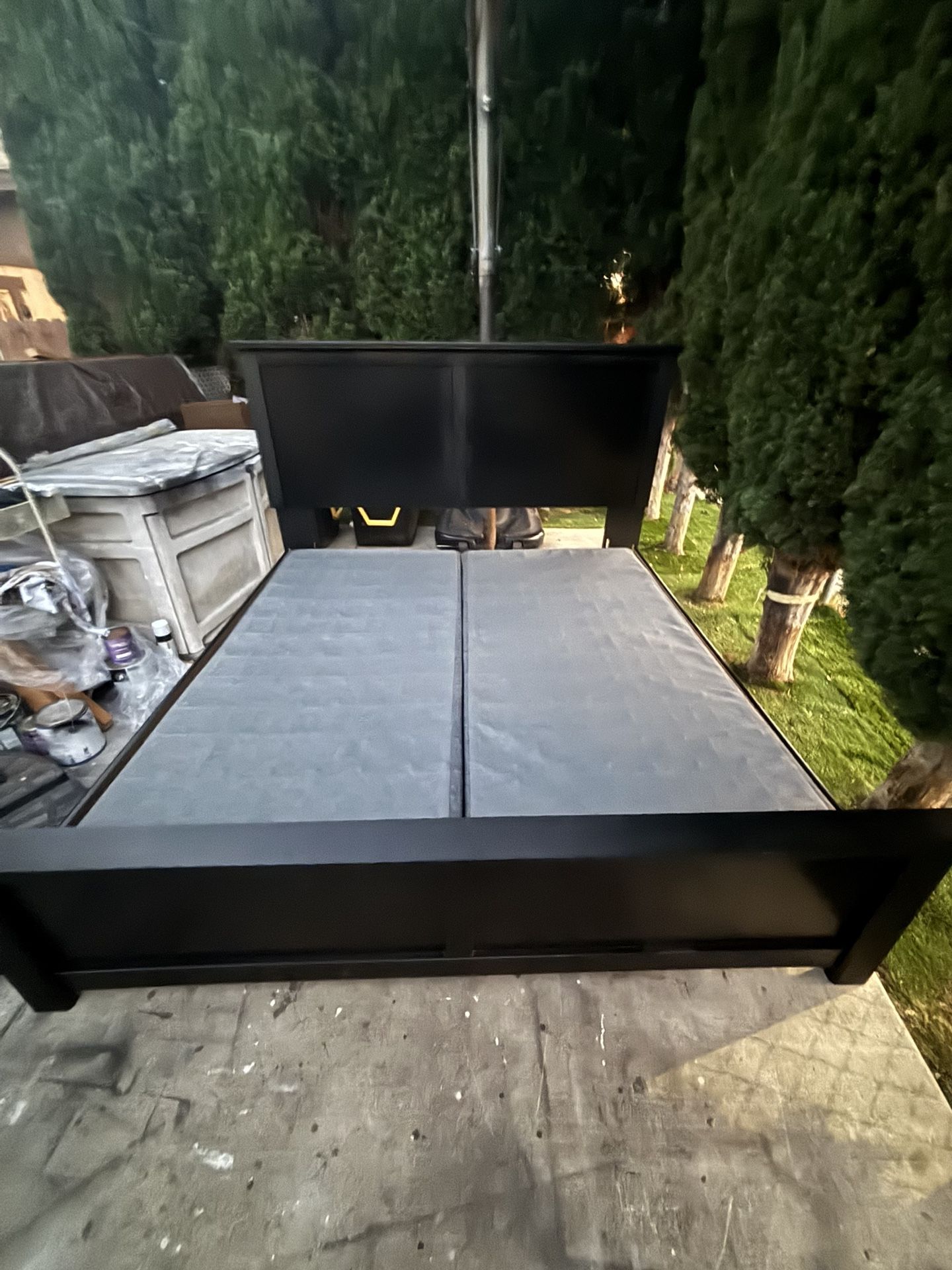 Calking Bed Frame With Box spring