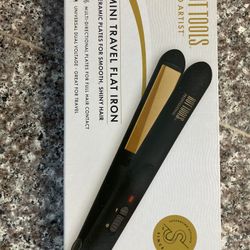 Hot Tools- Mini Travel Flat Iron