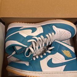 Jordan 1 Mid
