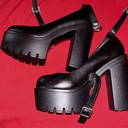 Black Platform Heels Size 7.5