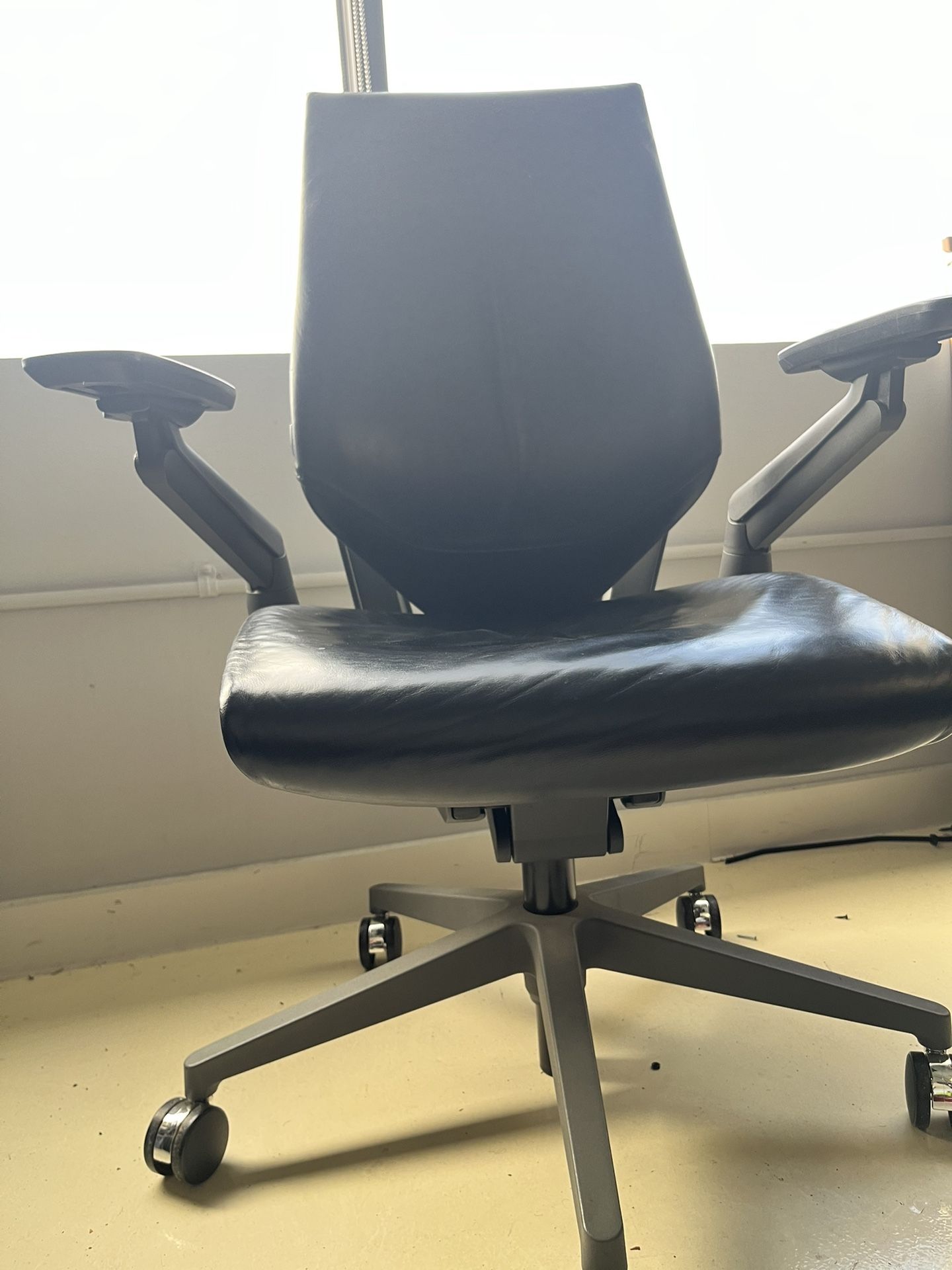 Steelcase gesture ergonomic Office Chair Black Leather (rare) 