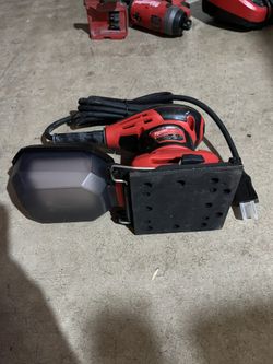 Milwaukee 1/4 Sheet Palm Sander