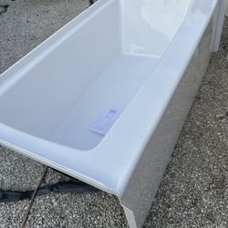 Hi everyone we have this shower  left and right walls and tub The tub get small cut but nothing inside the little cut is out left  but easy to fix jus