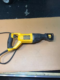 Dewalt DWE305 reciprocating saw Sawzall