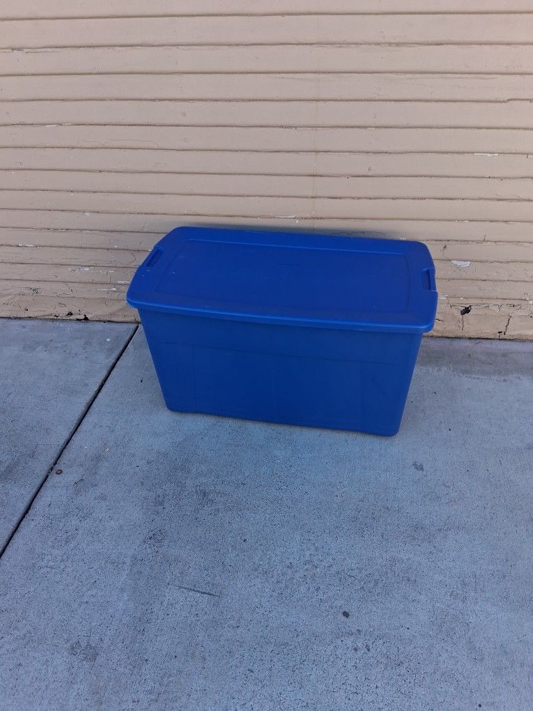 Sterilite Container 45 gallons 