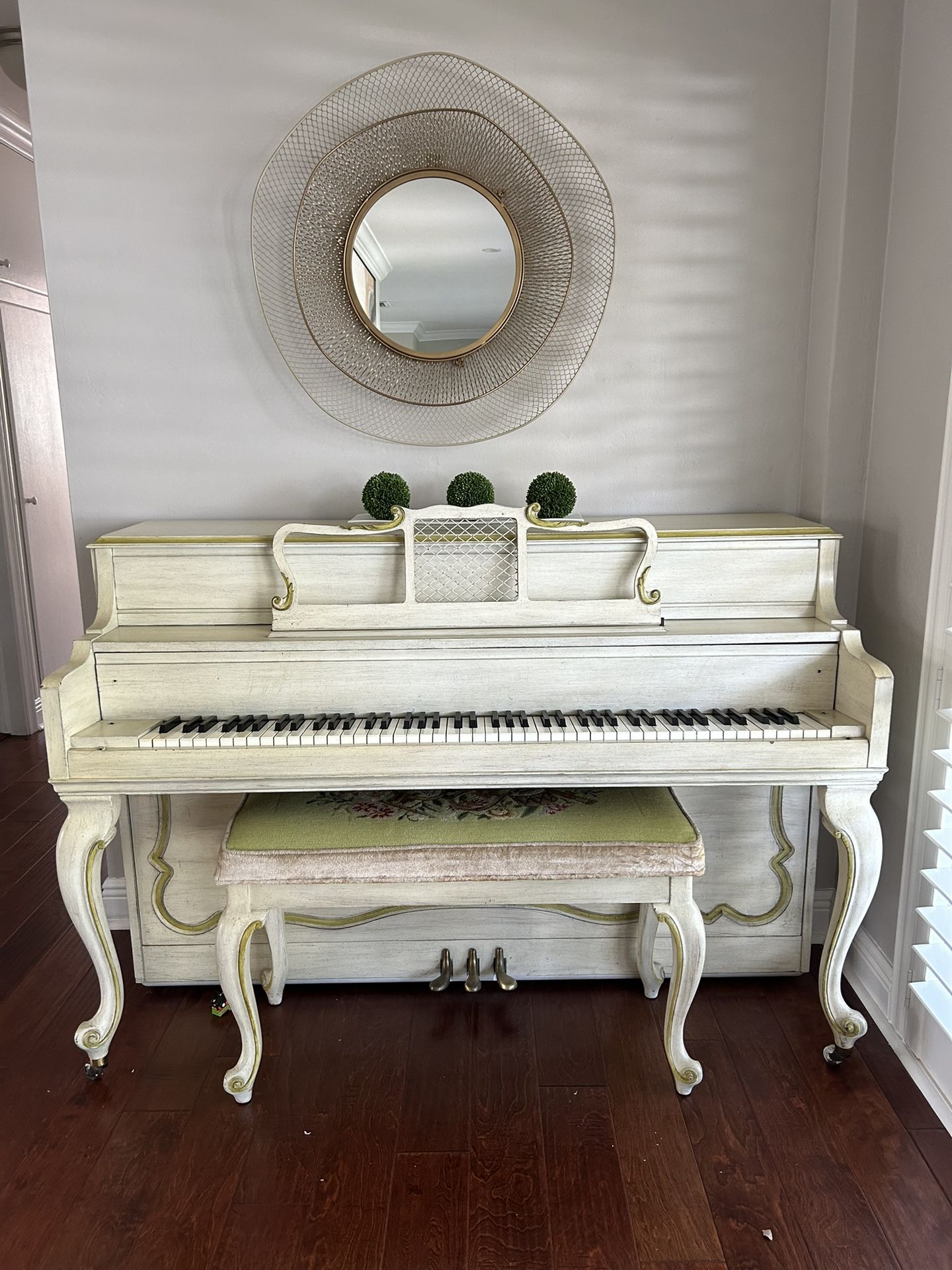 FREE - Piano with bench 