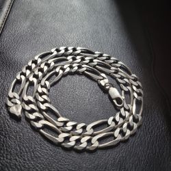 14k WHITE GOLD NECKLACE.. JUST HAD IT CLEANED 