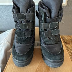 LLBean Preowned Youth Black Snow Boots Size 5