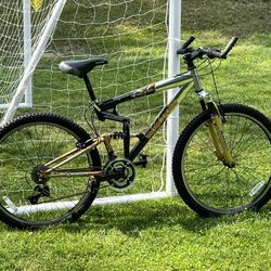 Mongoose mountain bike In Good Condition. 