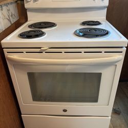 GE Electric Coil Stove with Oven – Works Great – $70 OBO