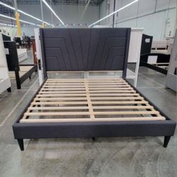✅️✅️Upholstered Queen Platform Bed(Mattress Not Included)✅️✅️✅️