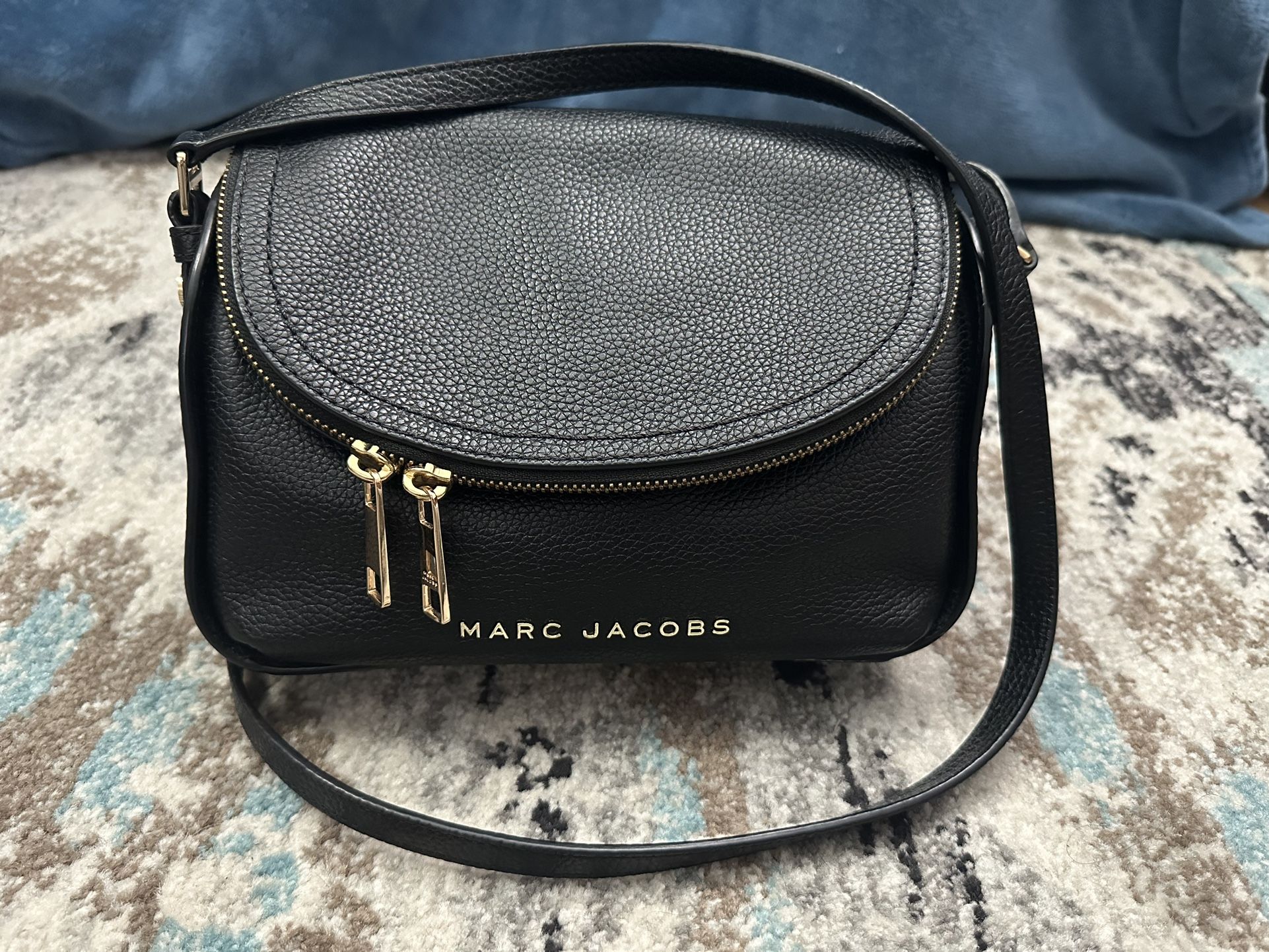 Marc Jacobs The Groove Leather Mini Messenger Bag