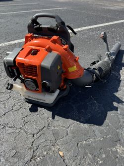 Husquvarna Gas Powered Backpack Leaf Blower new 765CFM