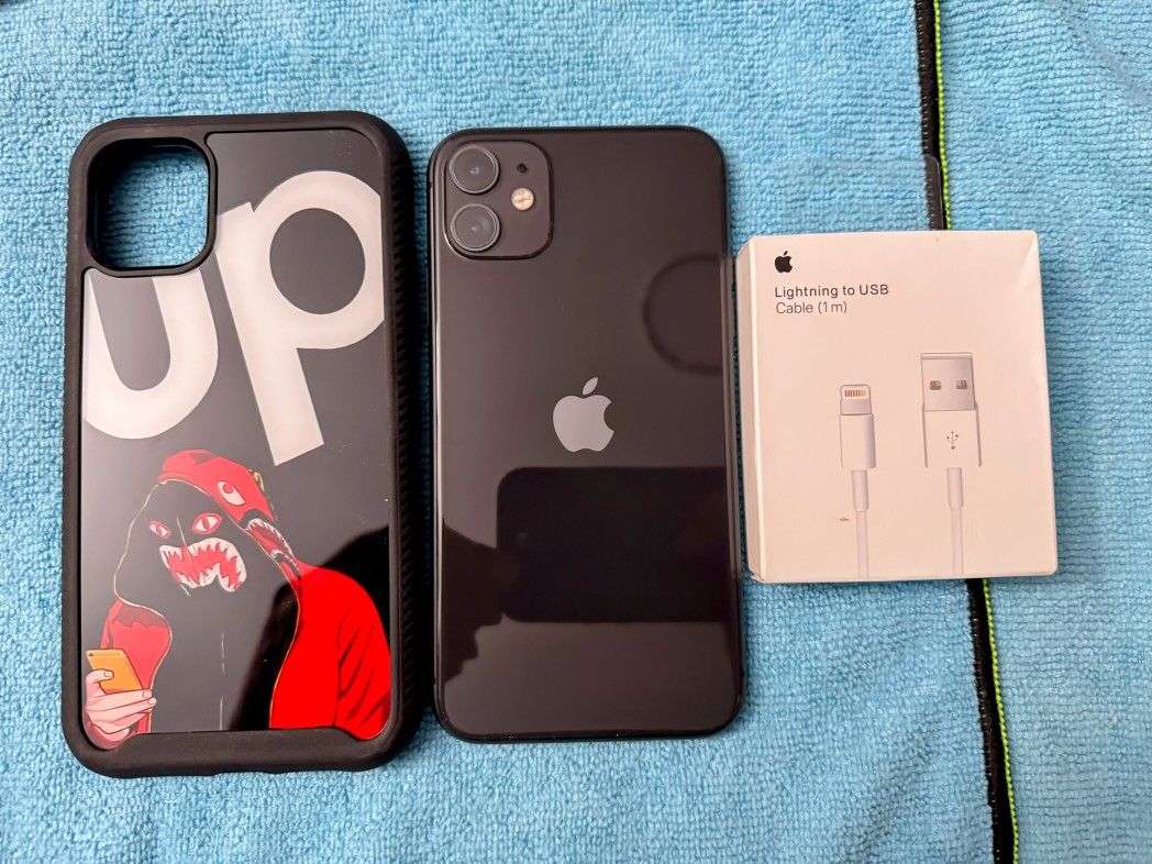 iPhone 11 64GB Unlocked (clean imei/cash only/read description)