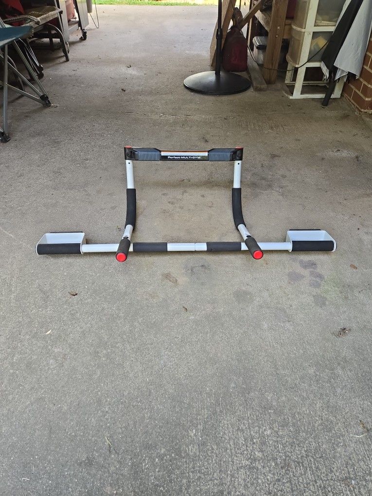 Pull up, pushup Bar, Can hang from doorway