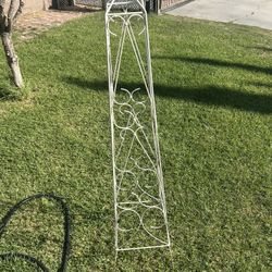 Out Outside Decor For Plants Or Vines