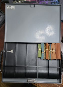 Cash box