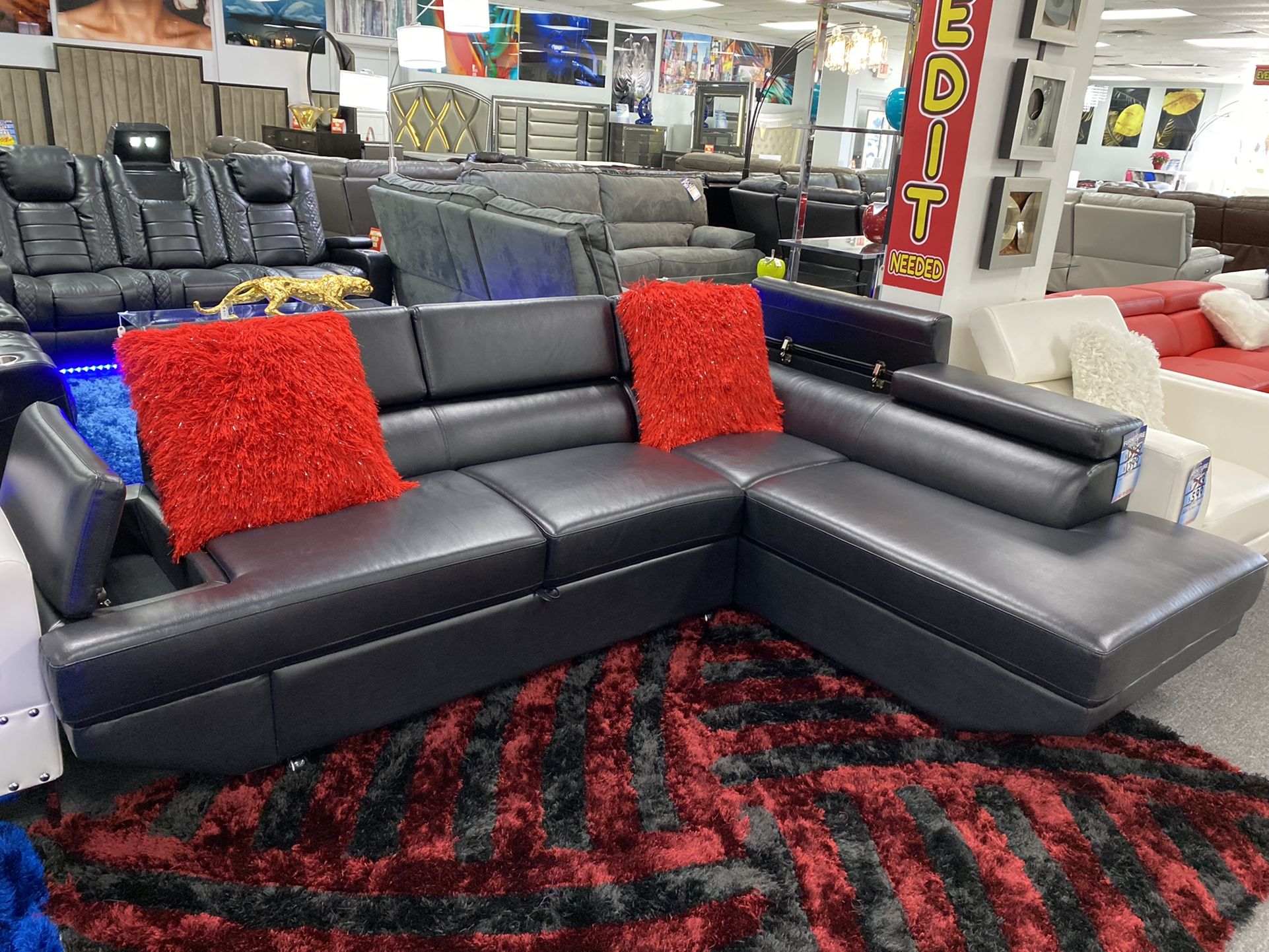 Modern Black Sleep Sofa Available Now For $1,199/¡Sofá cama negro moderno disponible ahora por $ 1,199!