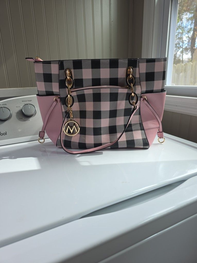 Mary Kay Collection Bag & Wallet