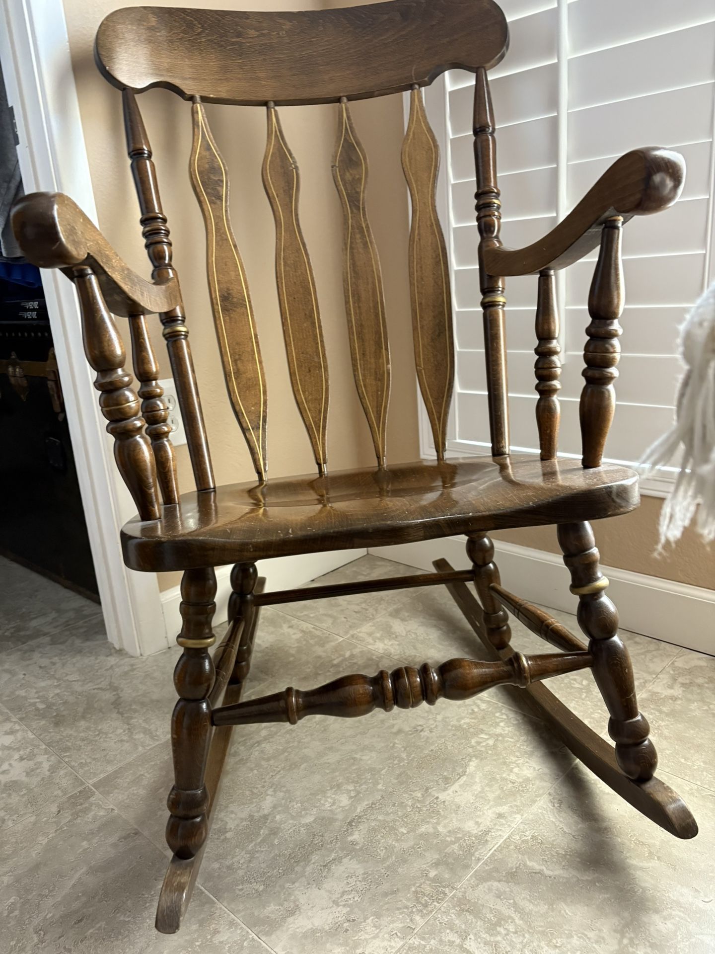 Solid Wood Rocker 