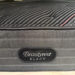 Beautyrest Black King Mattress. Free delivery 