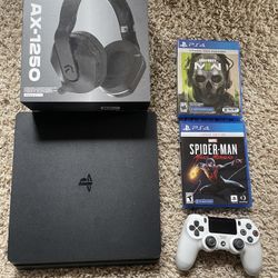 Ps4 slim 1 TB+ Wireless headset and 2 games