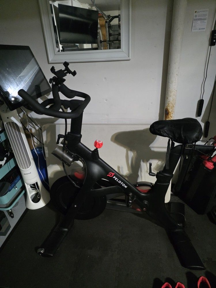 Peloton 1Gen. $375 OBO