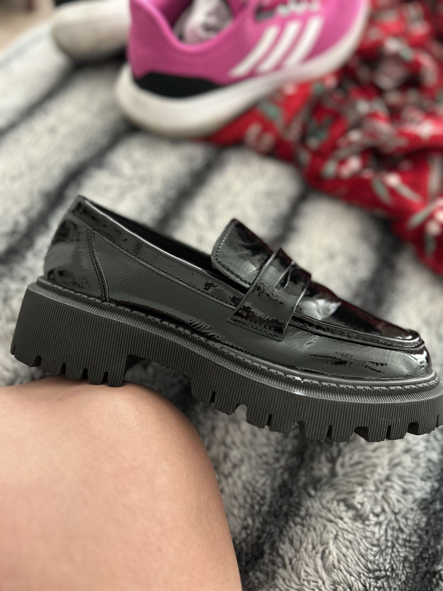 Shine Loafers 6 And A Half