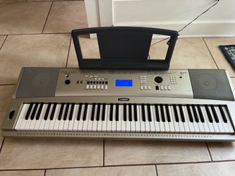 Yamaha YPG-235 keyboard