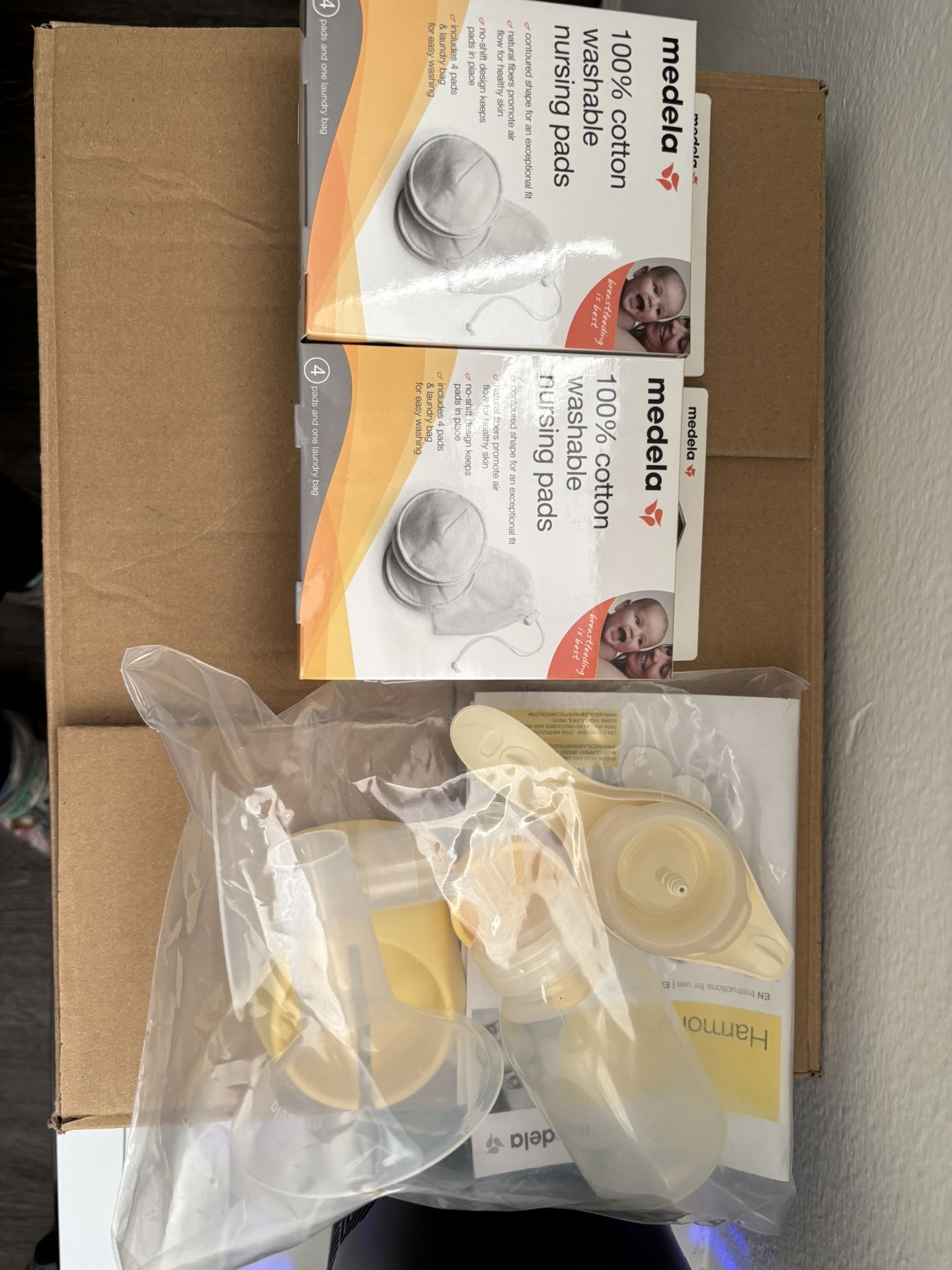 Manual pump And Washable Nursing Pads