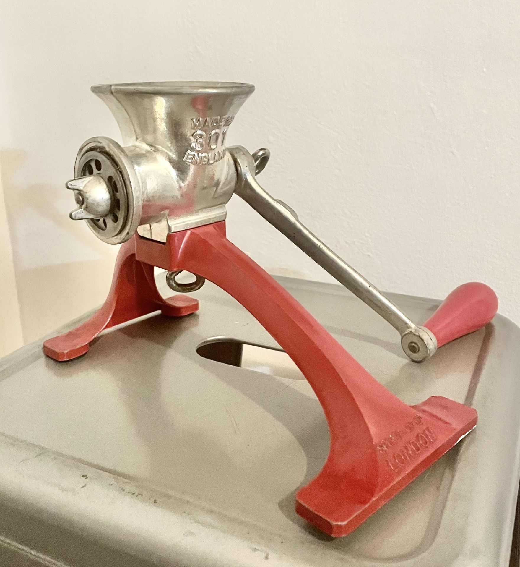 Vintage Spong Meat Grinder model 301, Red Metal base, made in England circa 1950s, Meat Mincer