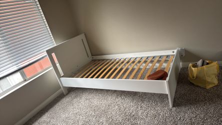 Twin bed