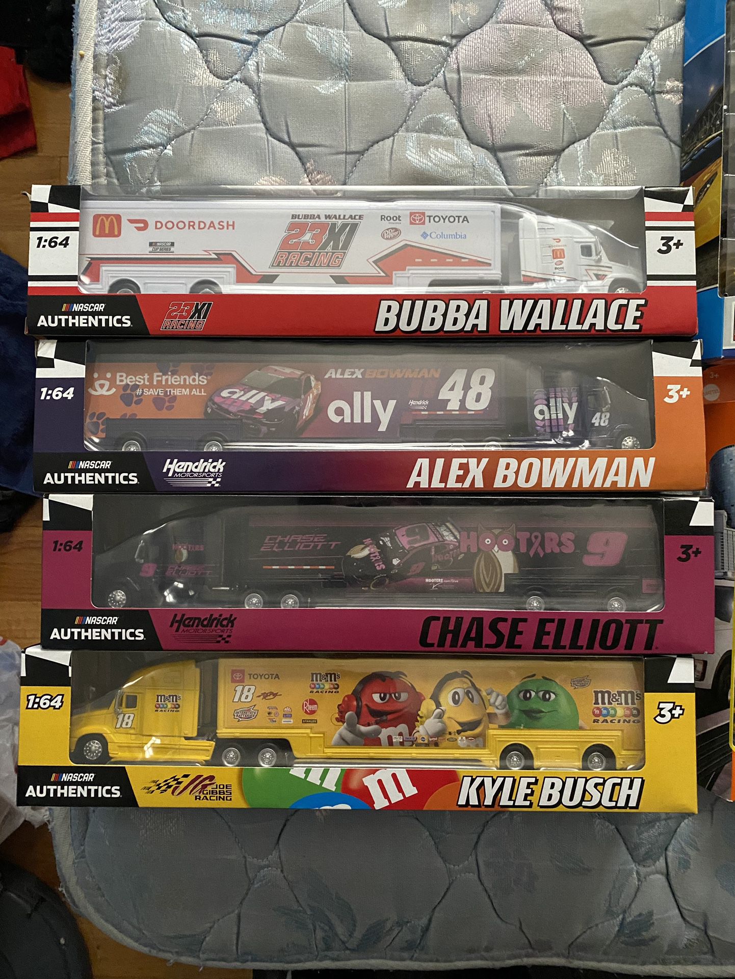 Hotwheels 5 Packs , NASCAR Authentic Haulers , Auto Word 1:64 Collection 